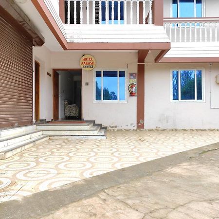 Aakash Rooms And Cottages, 乌提 外观 照片