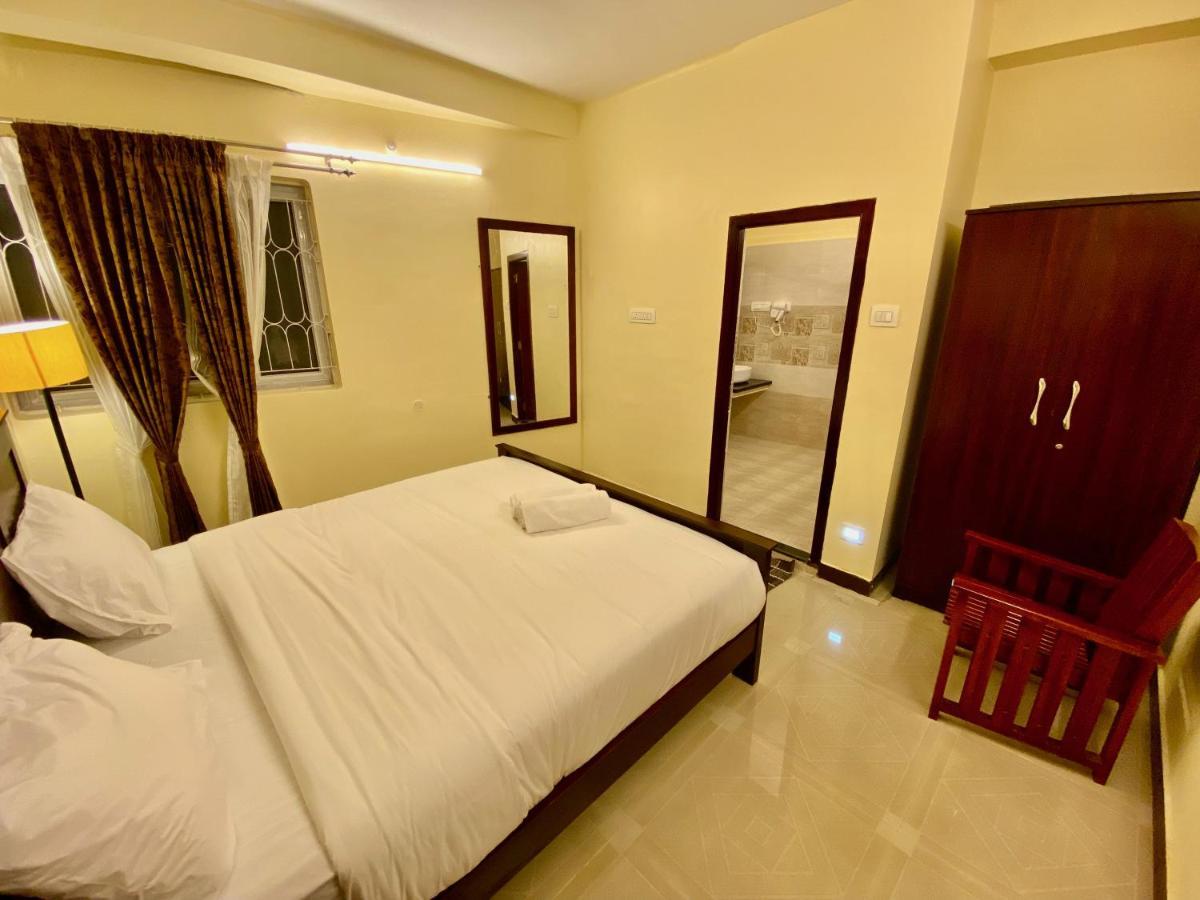 Aakash Rooms And Cottages, 乌提 外观 照片