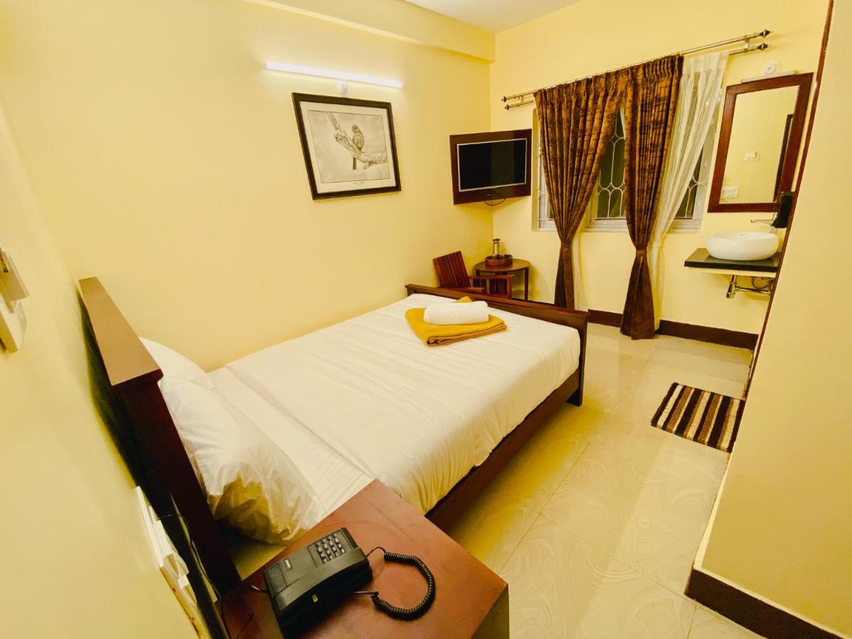 Aakash Rooms And Cottages, 乌提 外观 照片
