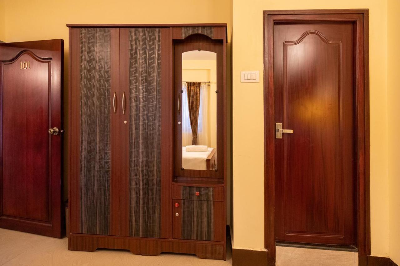 Aakash Rooms And Cottages, 乌提 外观 照片